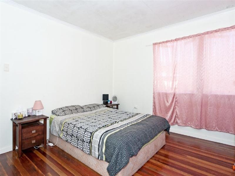 33 Dorricott Crescent, Goodna QLD 4300