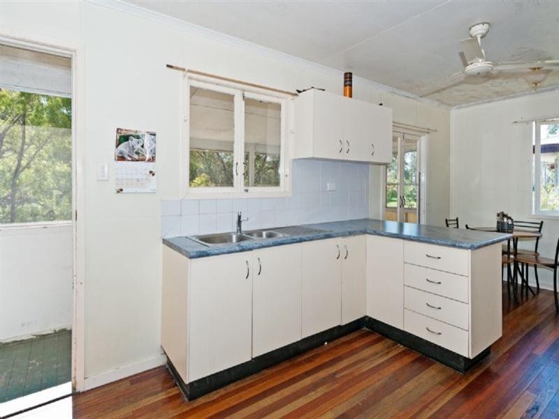 33 Dorricott Crescent, Goodna QLD 4300