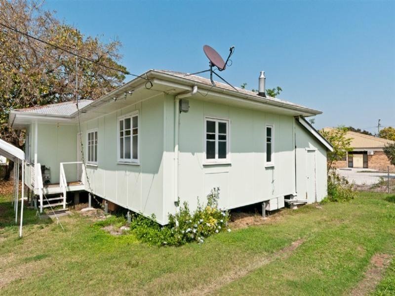 35 Doyle Street, Silkstone QLD 4304