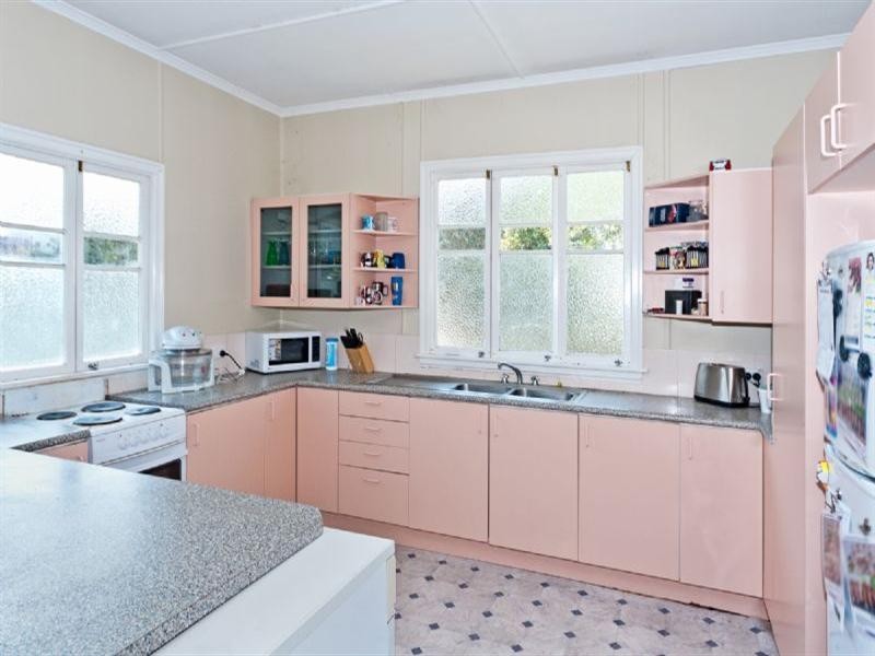 35 Doyle Street, Silkstone QLD 4304