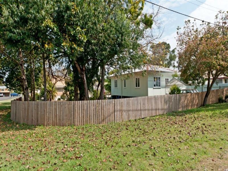 35 Doyle Street, Silkstone QLD 4304