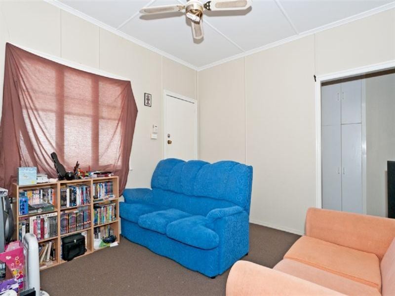 35 Doyle Street, Silkstone QLD 4304