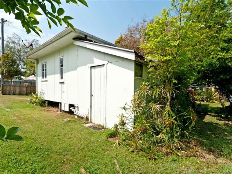 35 Doyle Street, Silkstone QLD 4304