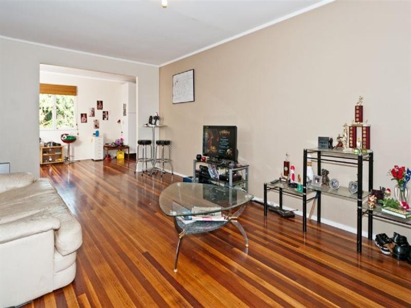 4 McCosker Street, Riverview QLD 4303