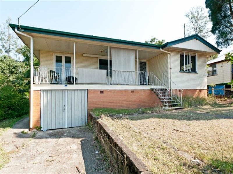 4 McCosker Street, Riverview QLD 4303