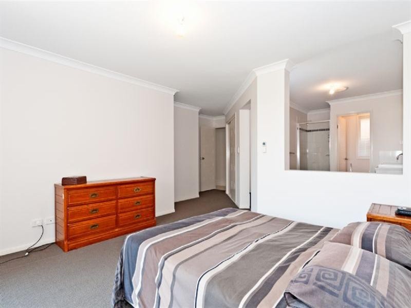 24 Harold Reinhardt Drive, Redbank Plains QLD 4301