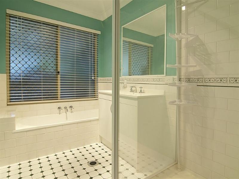 9 Aquamarine Street, Springfield QLD 4300