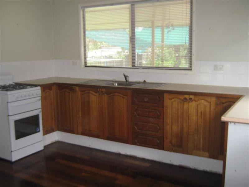 39 Caroline Street, Riverview QLD 4303