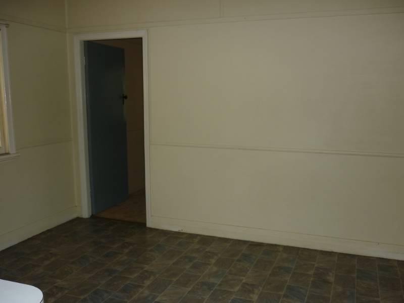 4 Buckenham Street, Dinmore QLD 4303