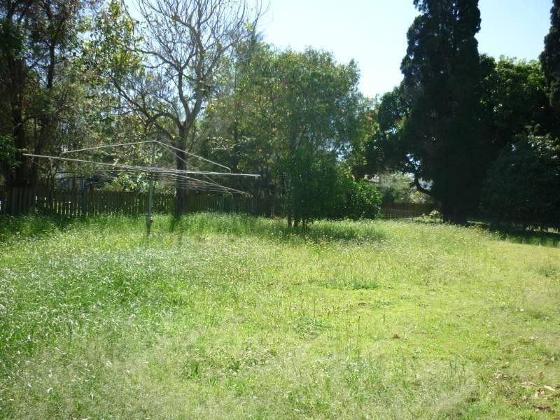 4 Buckenham Street, Dinmore QLD 4303