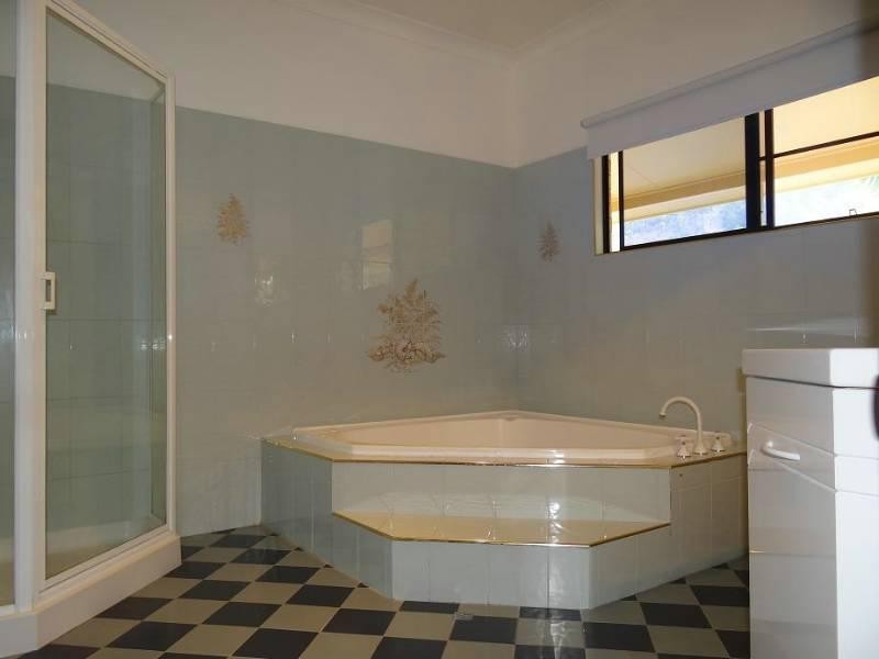 110 GLOUCESTER Avenue, Hideaway Bay QLD 4800