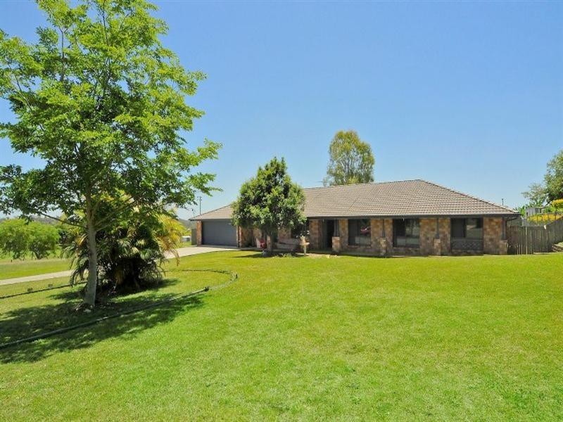 11 Bruce Street, Redbank Plains QLD 4301