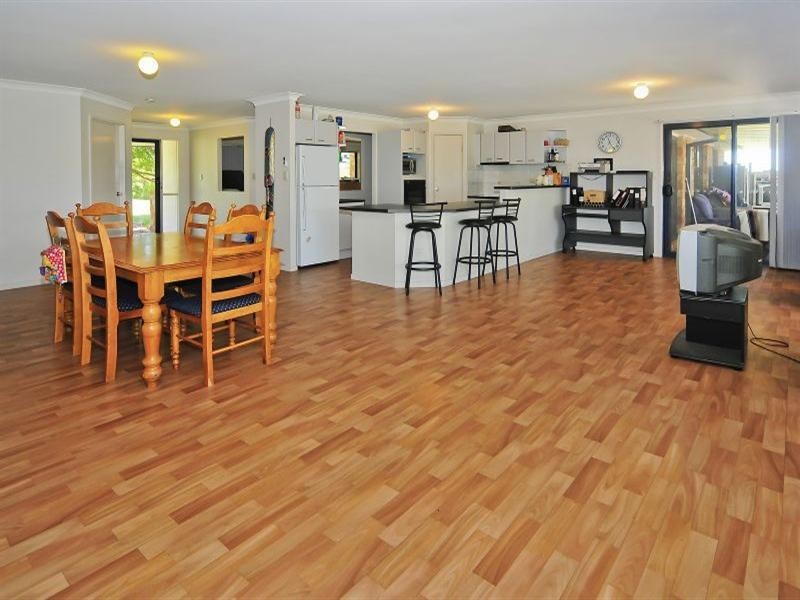 11 Bruce Street, Redbank Plains QLD 4301