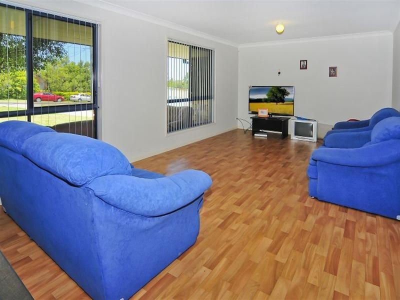 11 Bruce Street, Redbank Plains QLD 4301