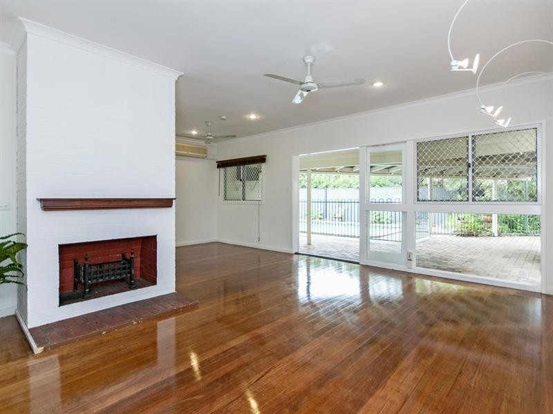 1 Kallara Avenue, Ipswich QLD 4305