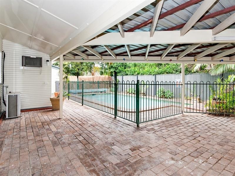 1 Kallara Avenue, Ipswich QLD 4305