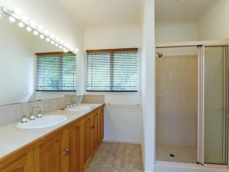 1 Kallara Avenue, Ipswich QLD 4305