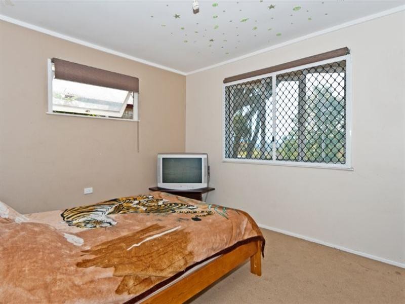 4 McCosker Street, Riverview QLD 4303