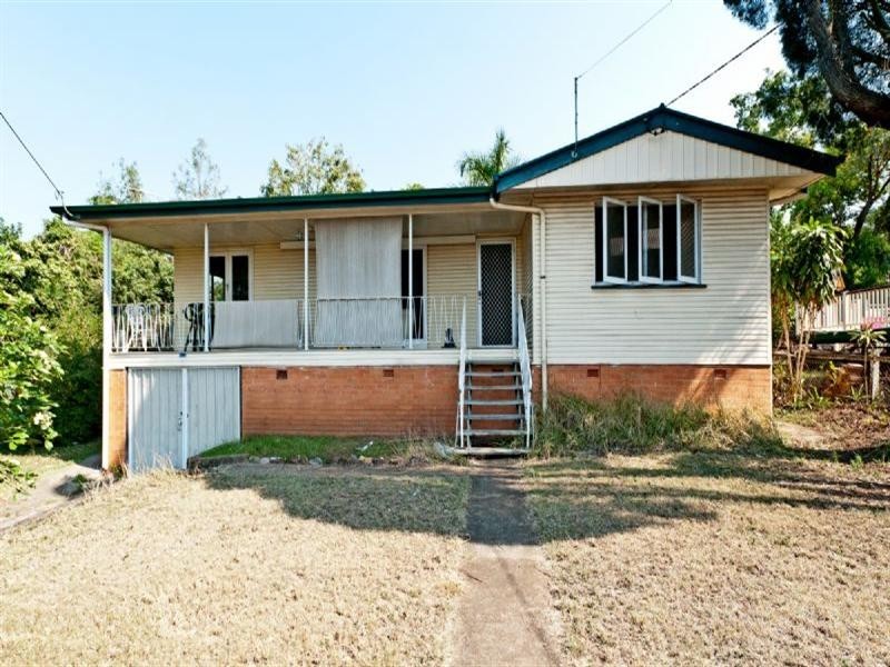 4 McCosker Street, Riverview QLD 4303