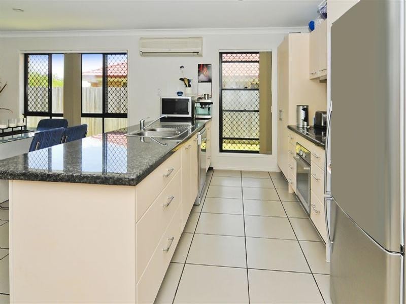 311 Eagle Street, Collingwood Park QLD 4301