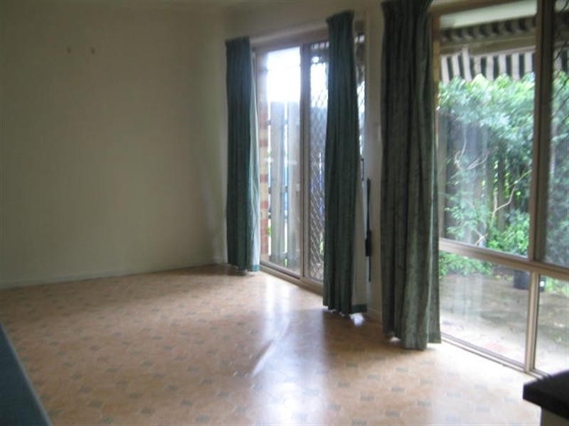 1/28 Henty Drive, Redbank Plains QLD 4301