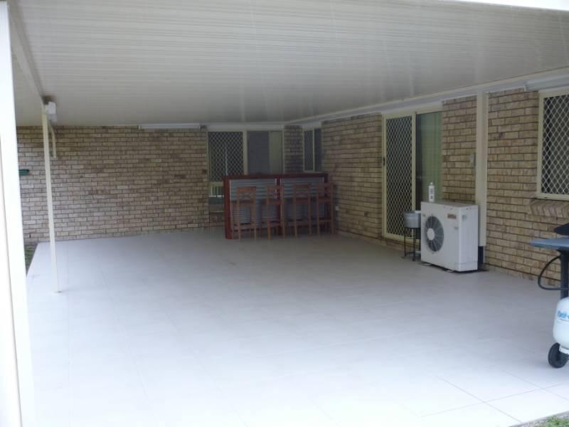 1 Pinewood Court, Springfield QLD 4300