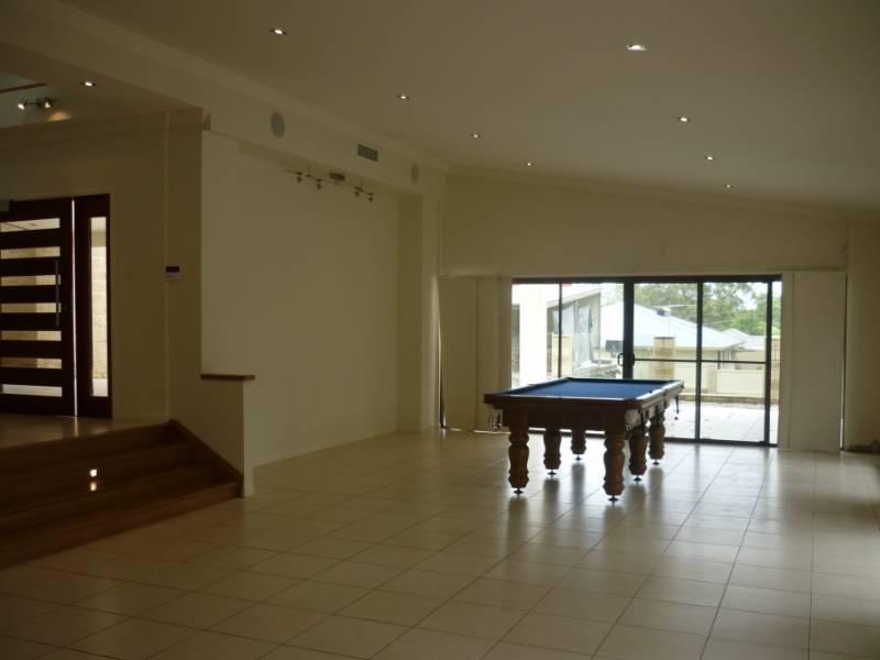 8 Eugene Street, Bellbird Park QLD 4300