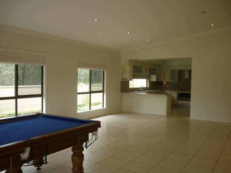 8 Eugene Street, Bellbird Park QLD 4300