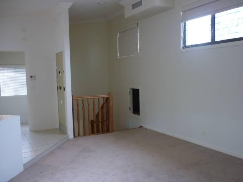 8 Eugene Street, Bellbird Park QLD 4300