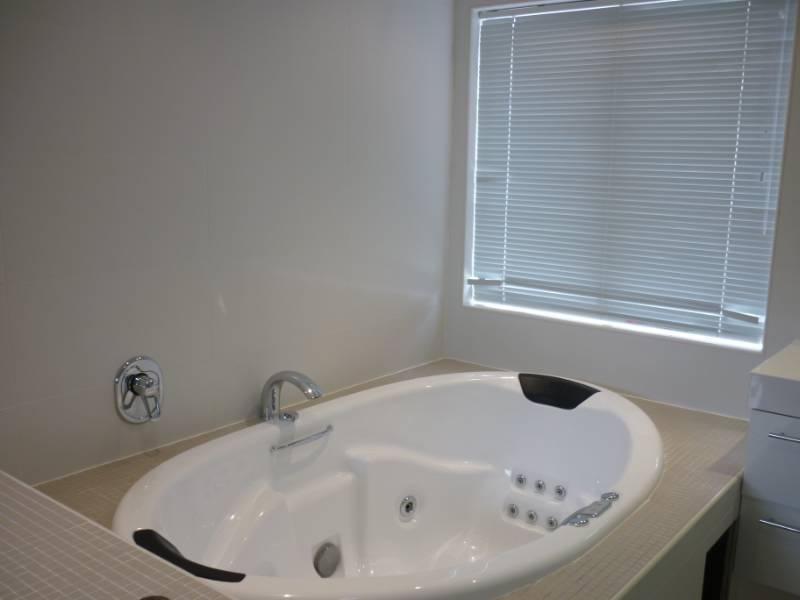 8 Eugene Street, Bellbird Park QLD 4300