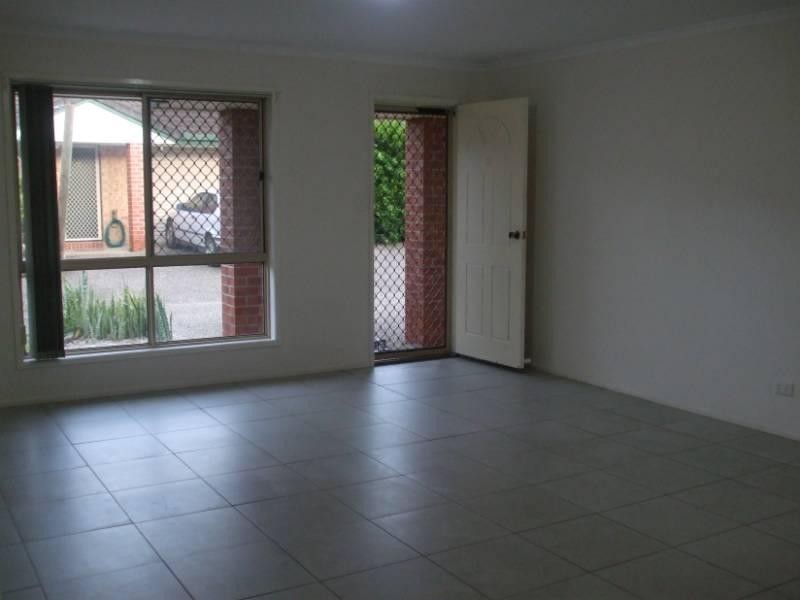 11/6 Rosegum Place, Redbank Plains QLD 4301