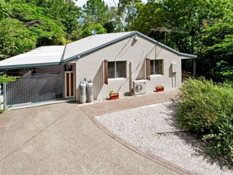 6 Lisa Court, Bellbird Park QLD 4300