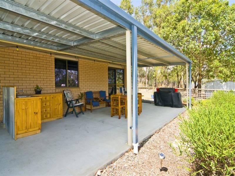 11 Glyn Court, Redbank Plains QLD 4301
