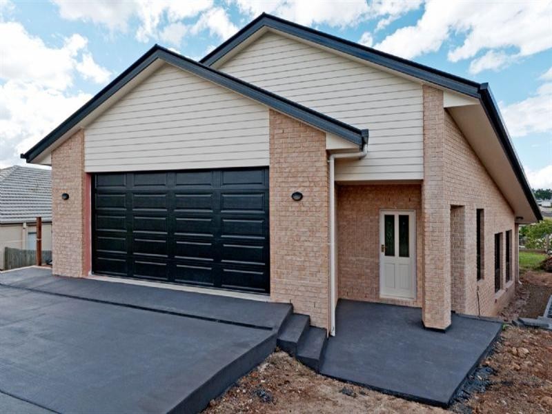 16 Higgins Street, Collingwood Park QLD 4301