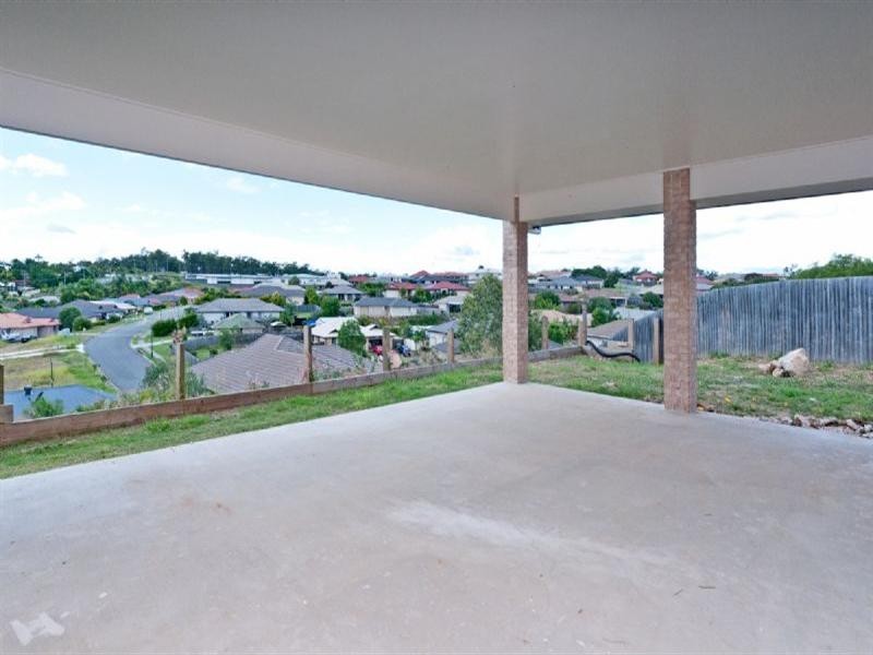 16 Higgins Street, Collingwood Park QLD 4301