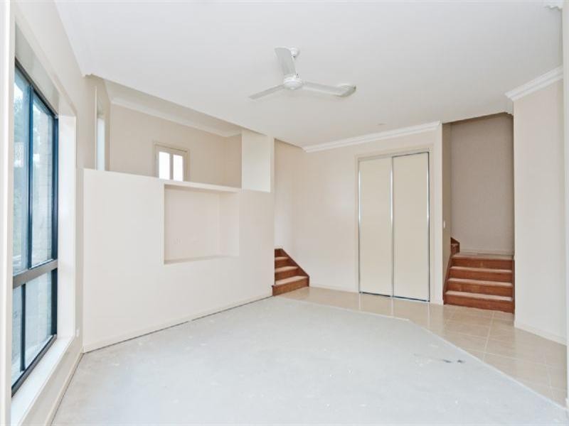 16 Higgins Street, Collingwood Park QLD 4301