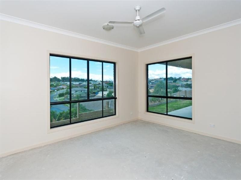 16 Higgins Street, Collingwood Park QLD 4301