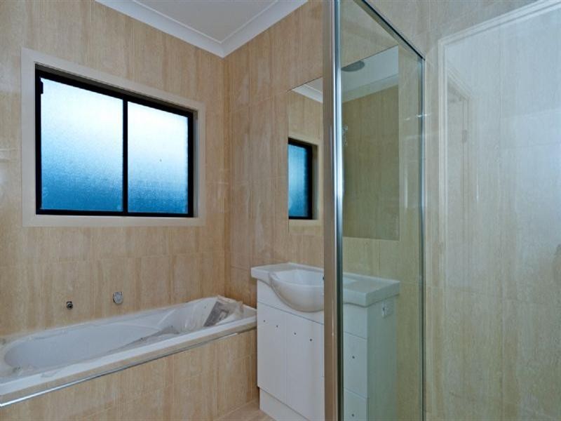 16 Higgins Street, Collingwood Park QLD 4301