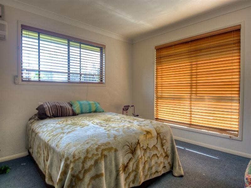 3 Mcdougall Close, Silkstone QLD 4304