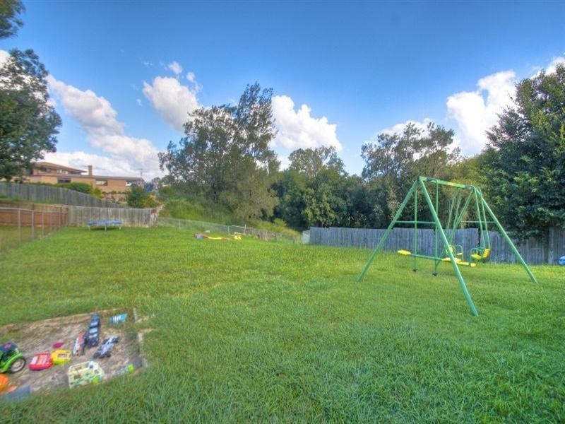 3 Mcdougall Close, Silkstone QLD 4304