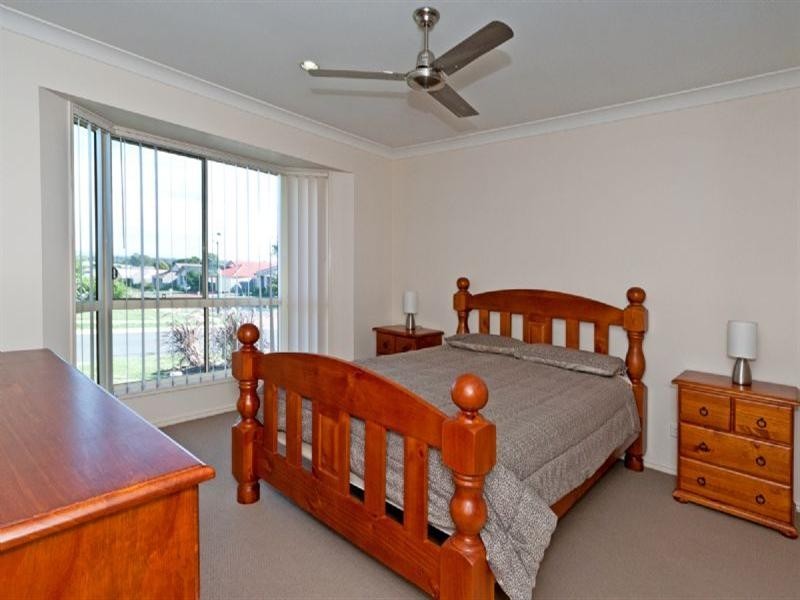 31 Dornoch Crescent, Raceview QLD 4305