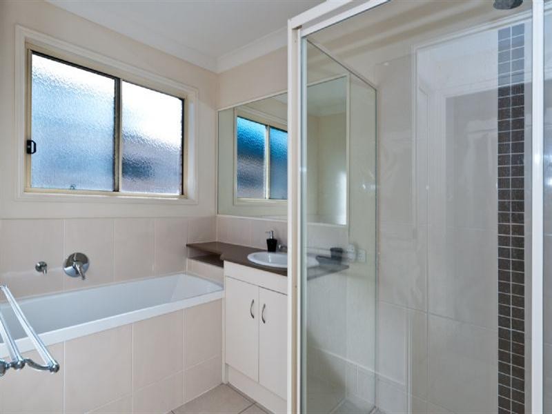 31 Dornoch Crescent, Raceview QLD 4305