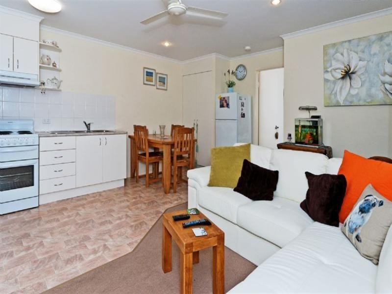 4/13 Thomas Street, Goodna QLD 4300