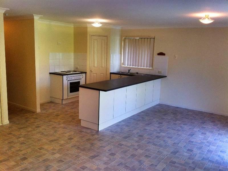 3 Mcdougall Close, Silkstone QLD 4304