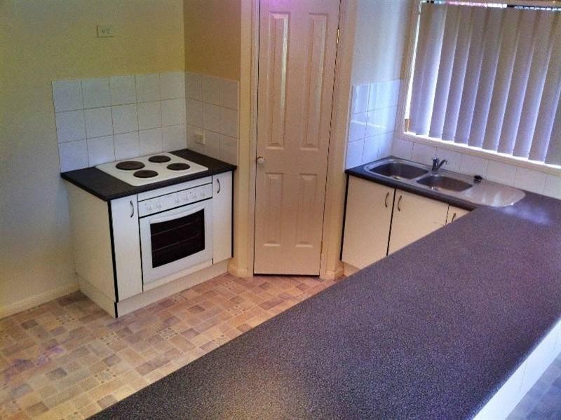 3 Mcdougall Close, Silkstone QLD 4304