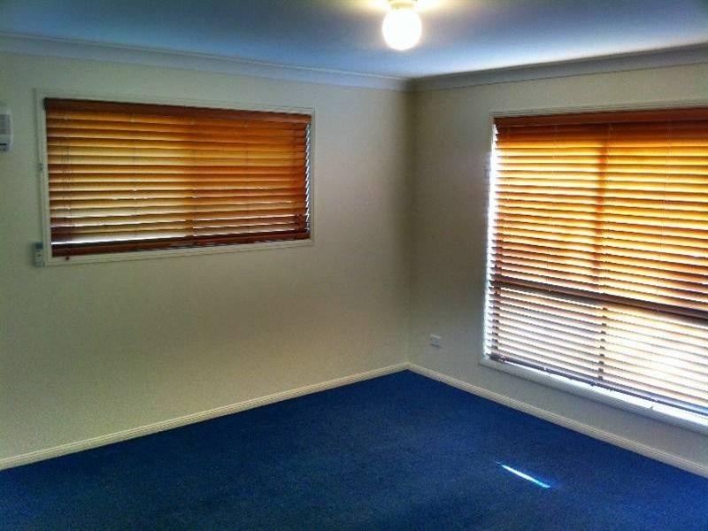 3 Mcdougall Close, Silkstone QLD 4304