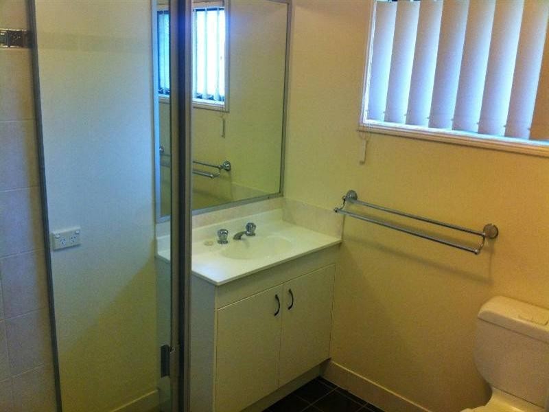 3 Mcdougall Close, Silkstone QLD 4304