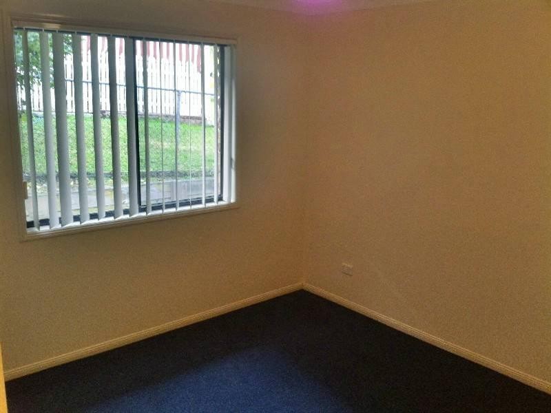 3 Mcdougall Close, Silkstone QLD 4304