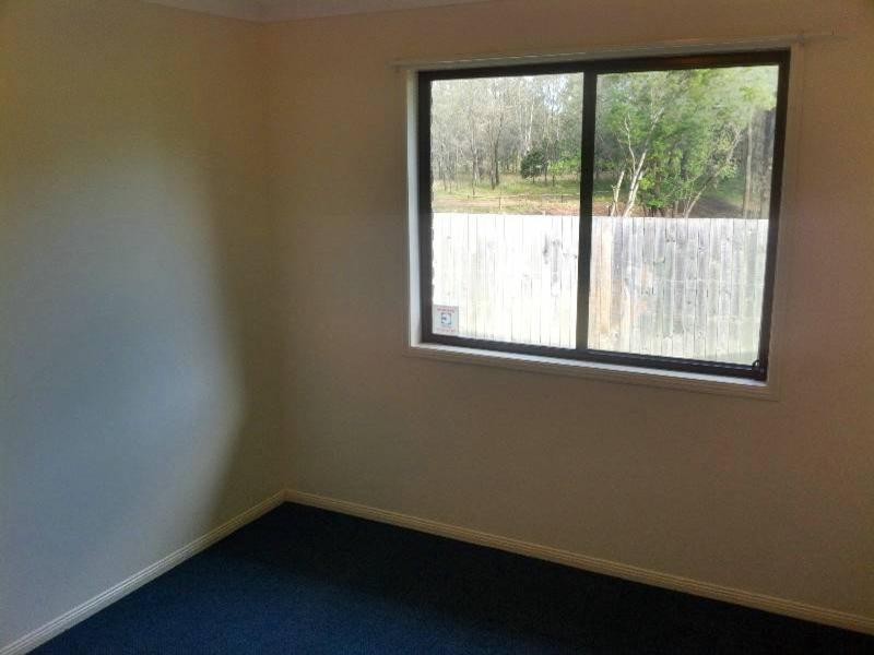 3 Mcdougall Close, Silkstone QLD 4304