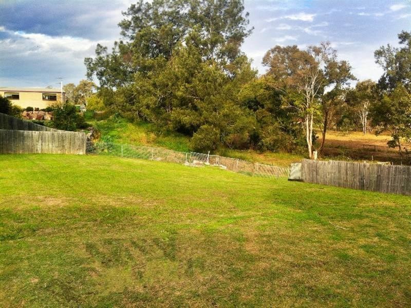 3 Mcdougall Close, Silkstone QLD 4304